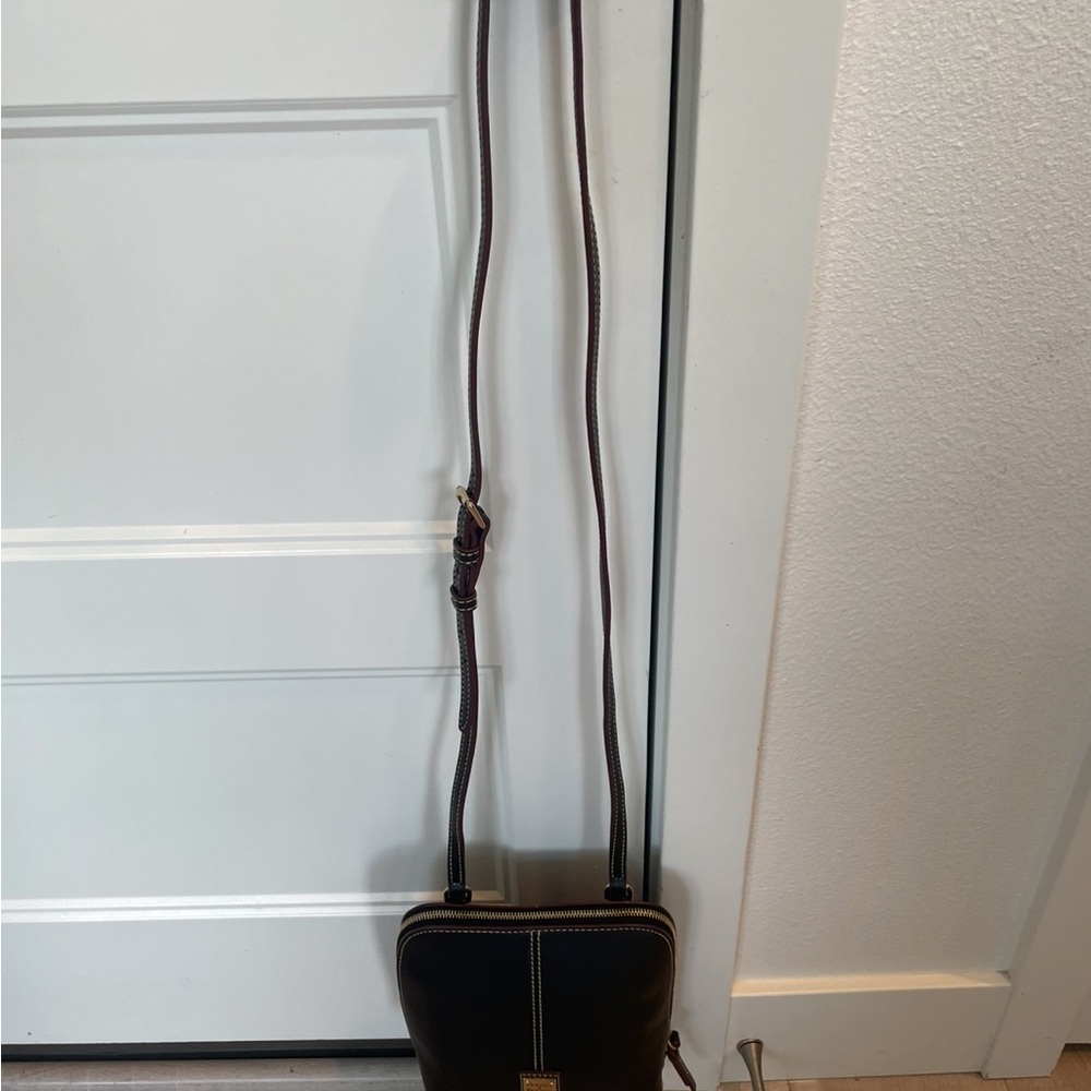 NWT Dooney & Bourke Trixie Black Crossbody with Contrast Stitching - Picture 8 of 8